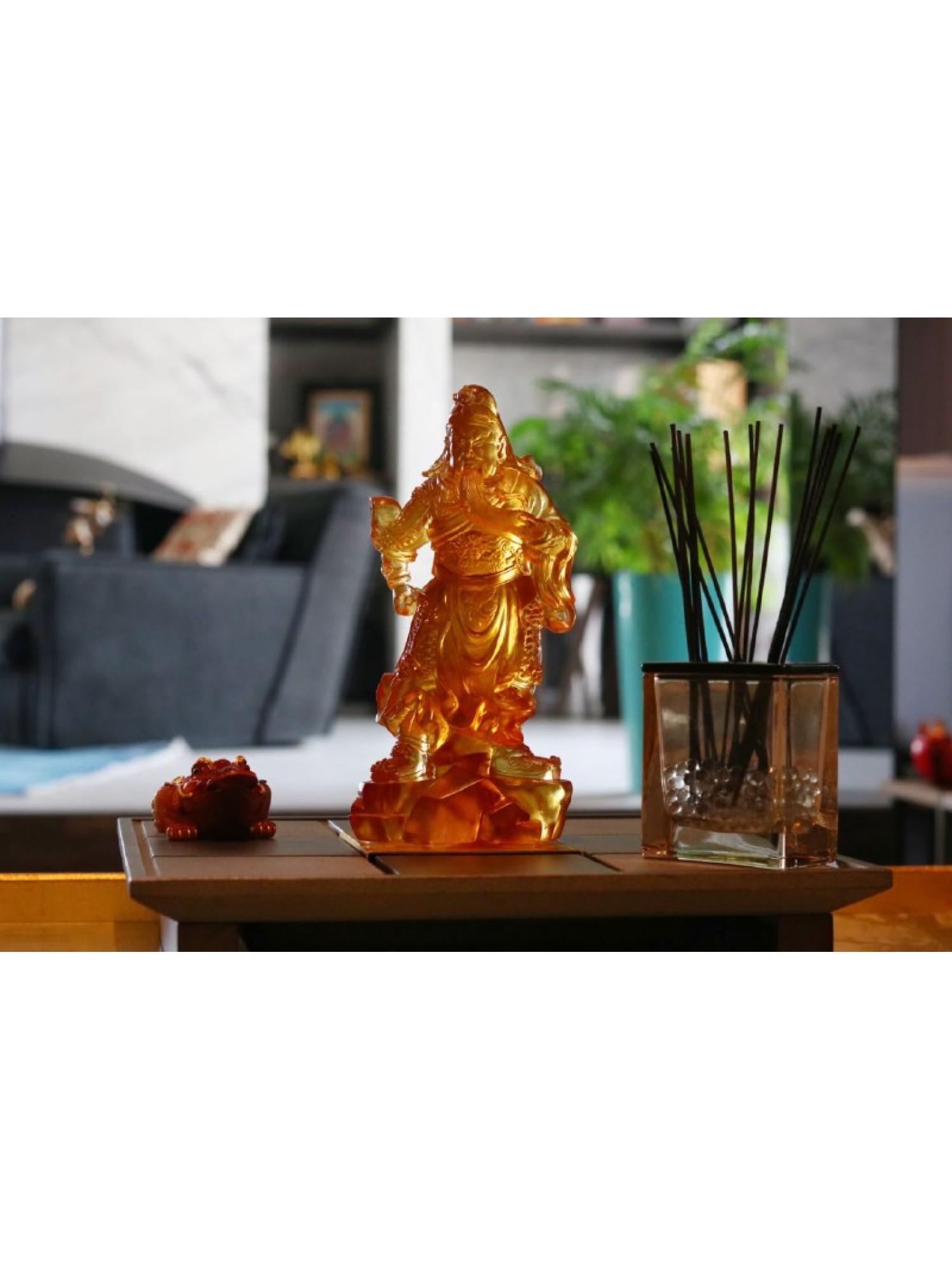 Статуэтка "Гуань-Гун - Бог Богатства и Власти" из эксклюзивной стеклянной коллекции (большая)