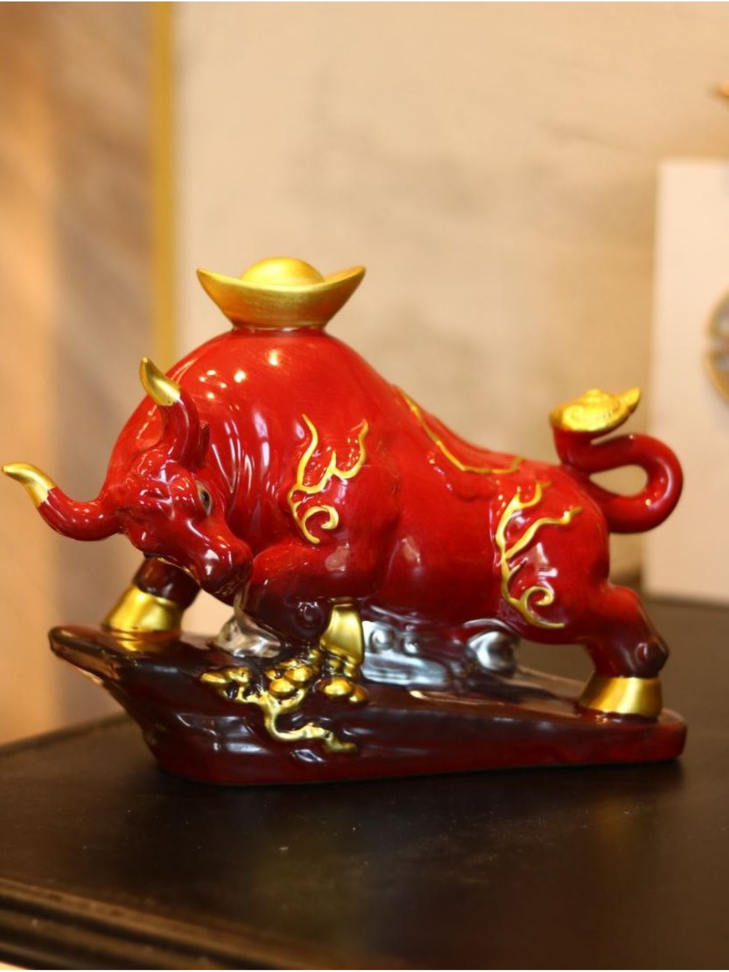 Статуэтка "Бык красный" с рисовой чашей богатства 