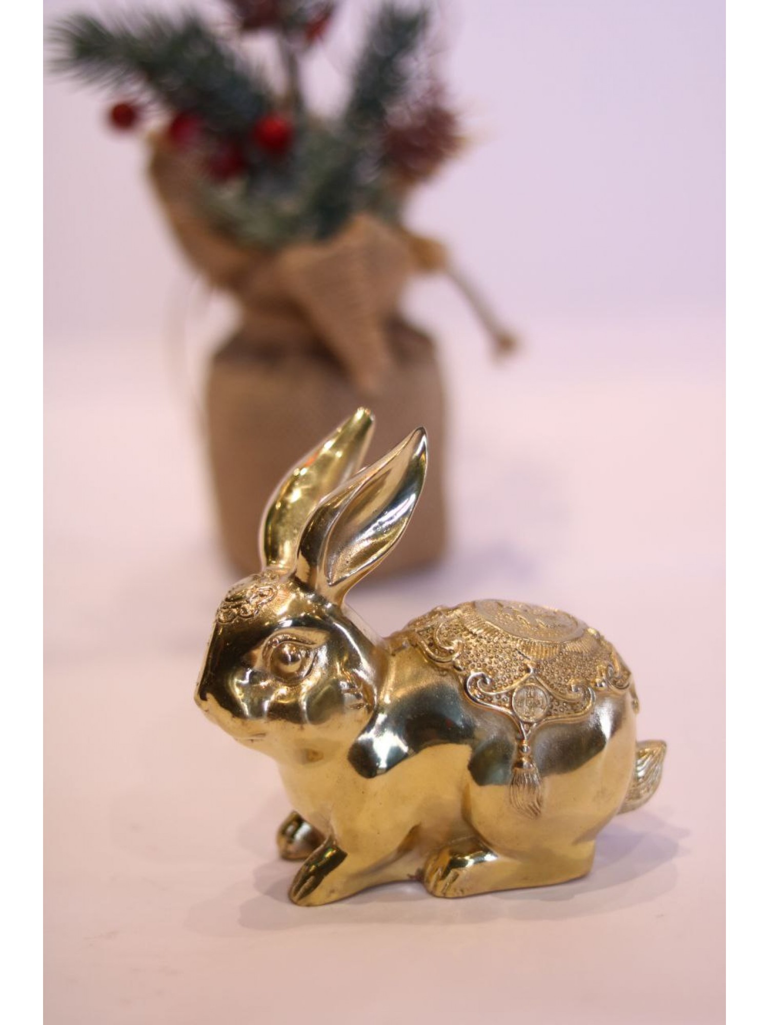 Статуэтка «Кролик» золотой (бронза) - символ 2023 года, дарит любовь и семейную жизнь!