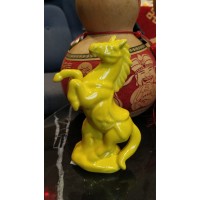 Статуэтка Лошадь жёлтая из фарфора (средняя)