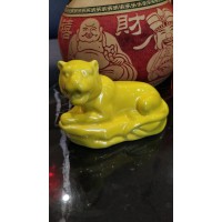 Статуэтка Тигр жёлтая средняя