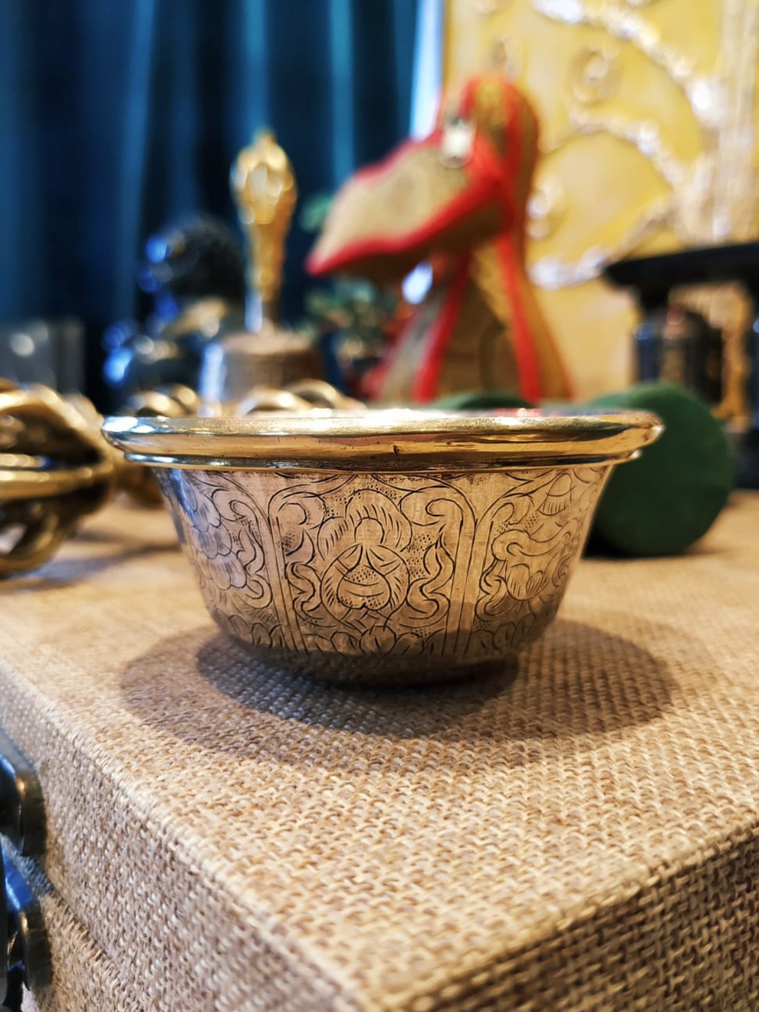 Чаша металлическая с росписью, для подношений из Непала