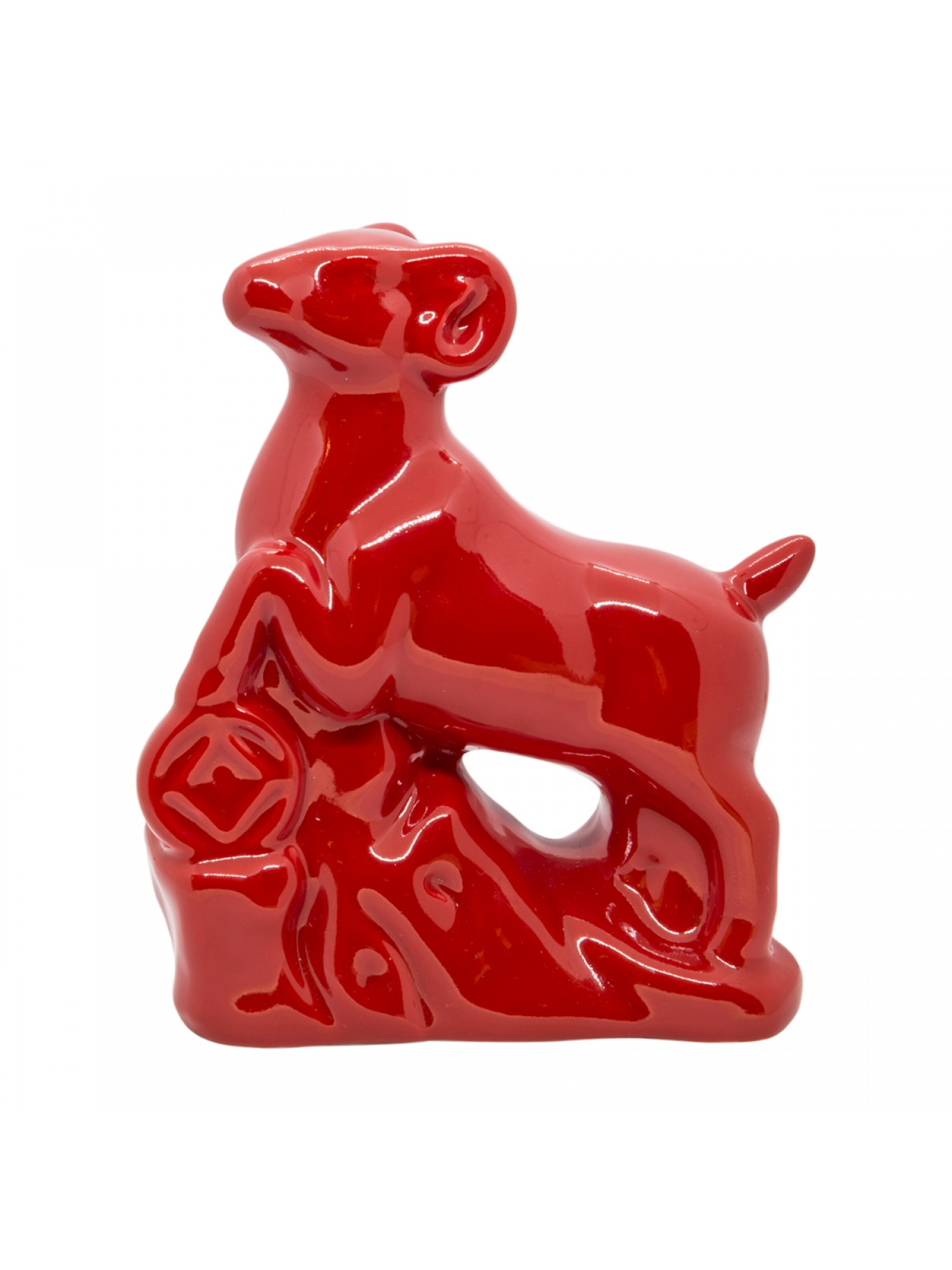 Статуэтка "Коза Красная" из фарфора принесет своему обладателю стабильные улучшения на работе