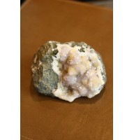 Камень Друза Аметиста с Кальцитом на Магнитите (самоцвет)