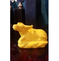 Статуэтка "Бык" из фарфора (желтая)