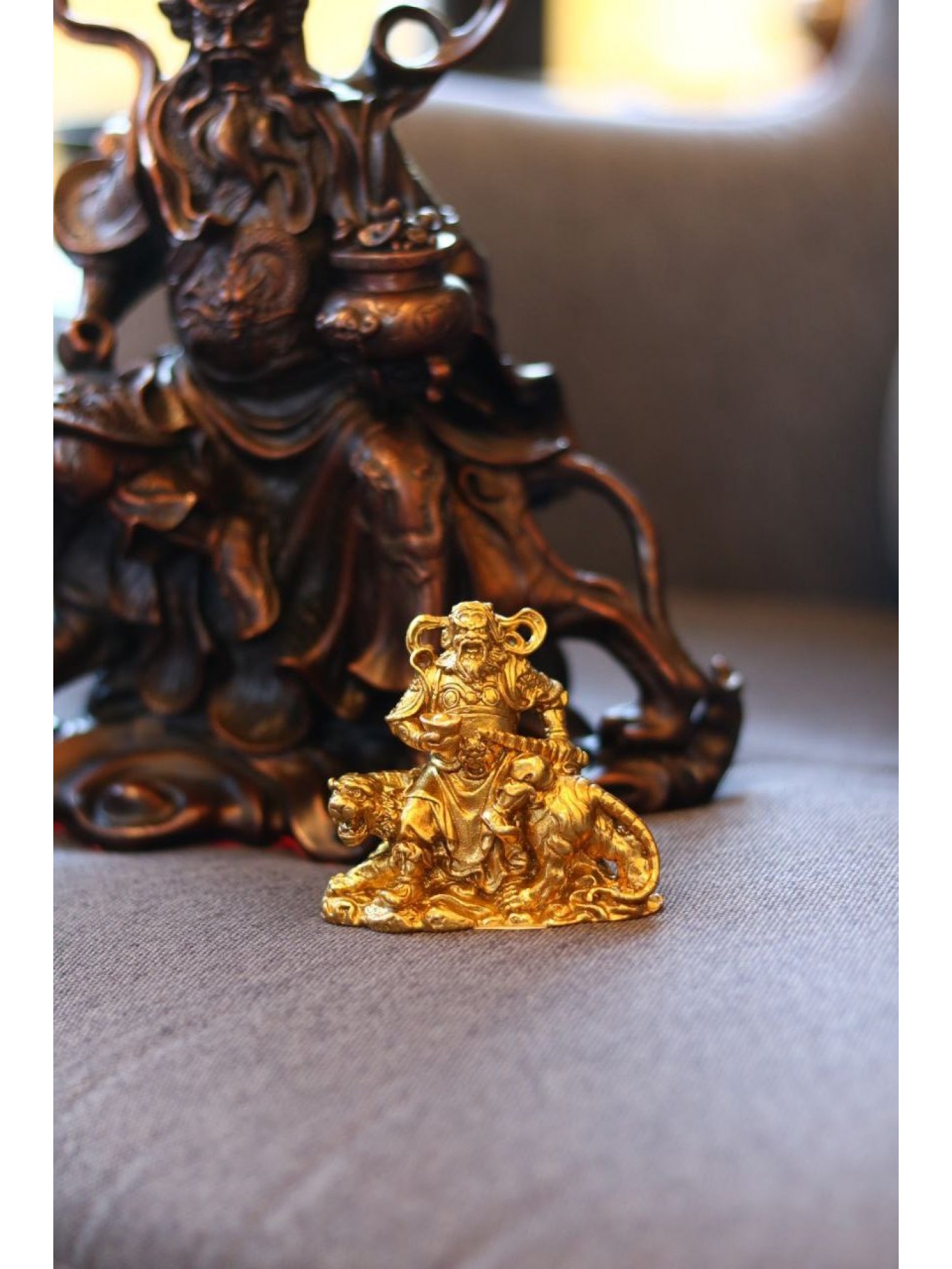Статуэтка из бронзы "Цай-Шень на тигре (маленькая) - покровитель торговли и бизнеса!