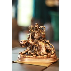 Статуэтка "Цай-Шень на тигре" на подставке (золотистая)