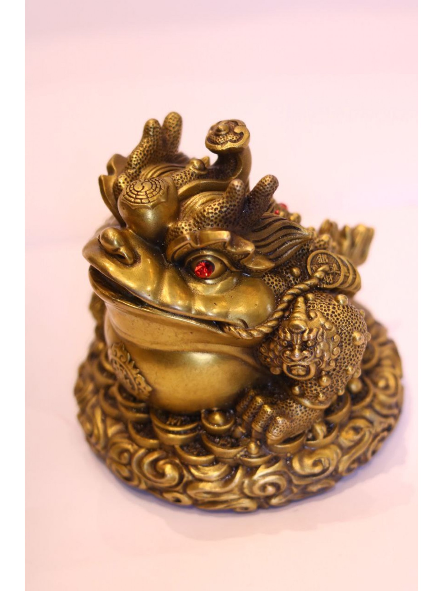 Статуэтка "Денежная жаба с посохом жуи" (бронза) помогает удачно совершать финансовые сделки!