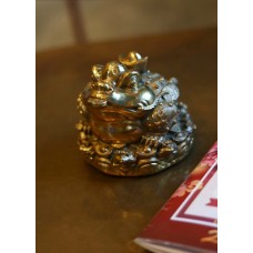 Статуэтка "Жаба Золотая с Рисовой Чашей" из бронзы 