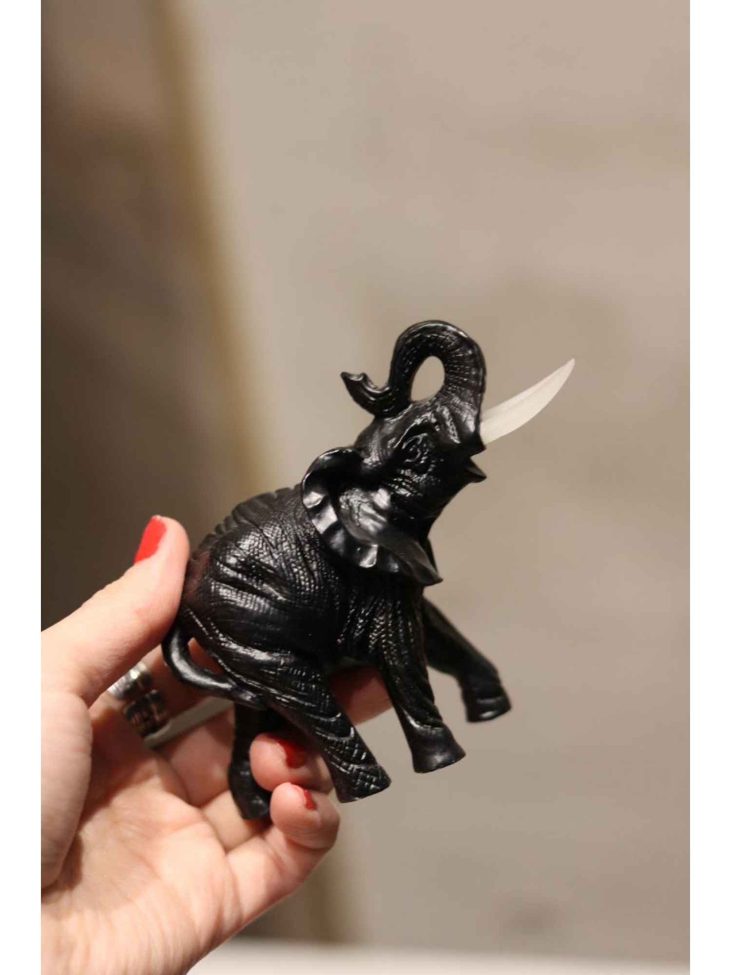 Статуэтка "Черный Носорог со Слоном" способен защитить Вас от коварной звезды № 7