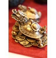 Статуэтка "Драконовая Черепаха" на монетах и рисовых чашах (из смолы) средняя